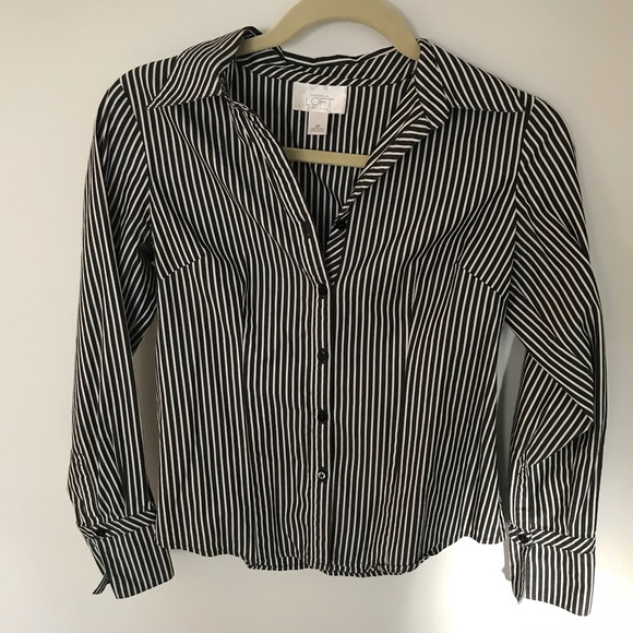 Ann Taylor button down - Picture 3 of 3